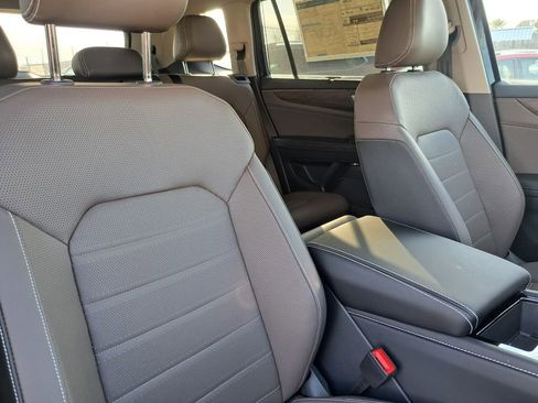 Used 2025 Volkswagen Atlas SEL image 20