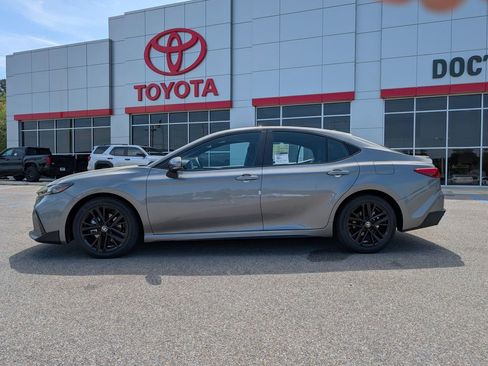 New 2026 Toyota Camry SE image 2