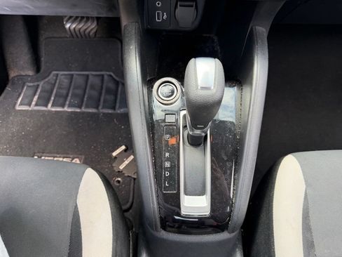 Used 2021 Nissan Versa SV FWD image 27