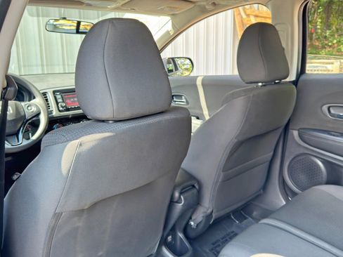 Used 2019 Honda HR-V LX image 27