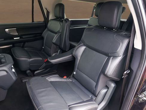 Used 2025 Ford Expedition Max Platinum AWD/4WD image 21