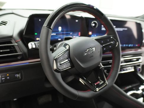 New 2026 Chevrolet Traverse RS w/ LPO, Floor Liner Package FWD image 21