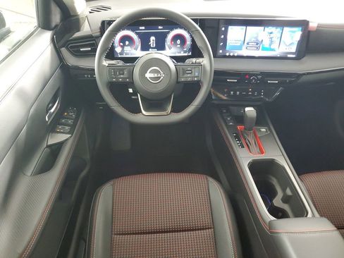 New 2026 Nissan Kicks SR FWD image 14
