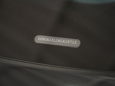 Used 2022 Lamborghini Urus AWD/4WD image 53