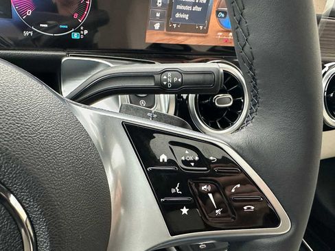 Used 2026 Mercedes-Benz GLB 250 4MATIC image 35