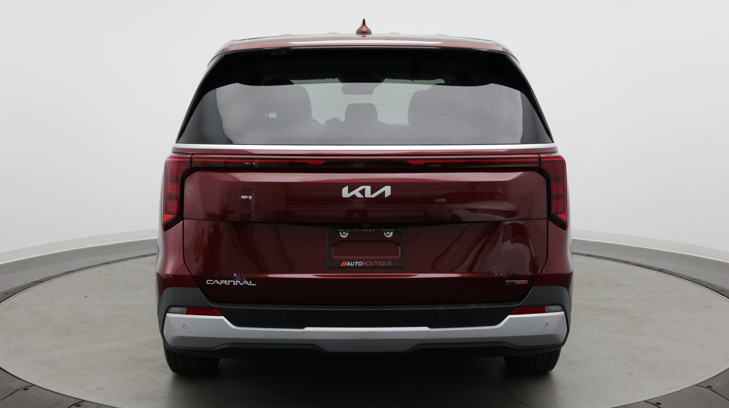 Used 2025 Kia Carnival FWD image 7