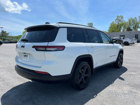 Used 2023 Jeep Grand Cherokee L Laredo AWD/4WD image 3