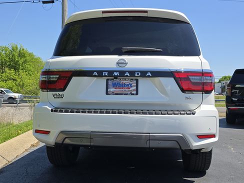 Used 2024 Nissan Armada SL w/ Captain's Chairs Package AWD/4WD image 20