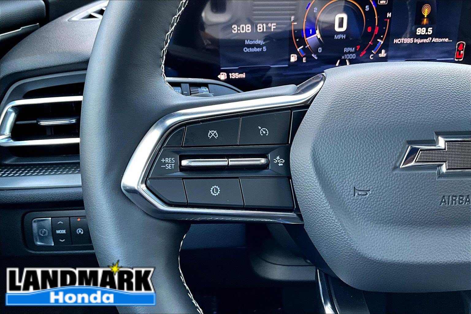 Used 2026 Chevrolet Traverse LT w/ Midnight/Sport Edition FWD image 19