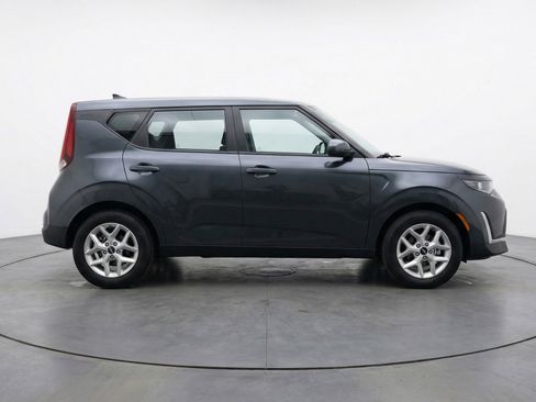 Used 2025 Kia Soul LX w/ LX Technology Package image 11