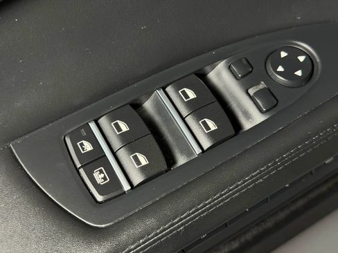 Used 2012 BMW 750i RWD image 33