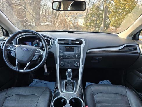 Used 2013 Ford Fusion SE FWD image 16