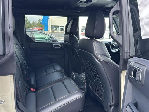 New 2025 Ford Bronco Badlands image 16