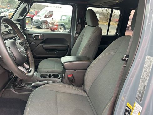 Used 2024 Jeep Wrangler Unlimited Sport image 10