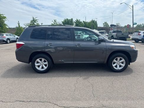 Used 2010 Toyota Highlander 4WD image 10