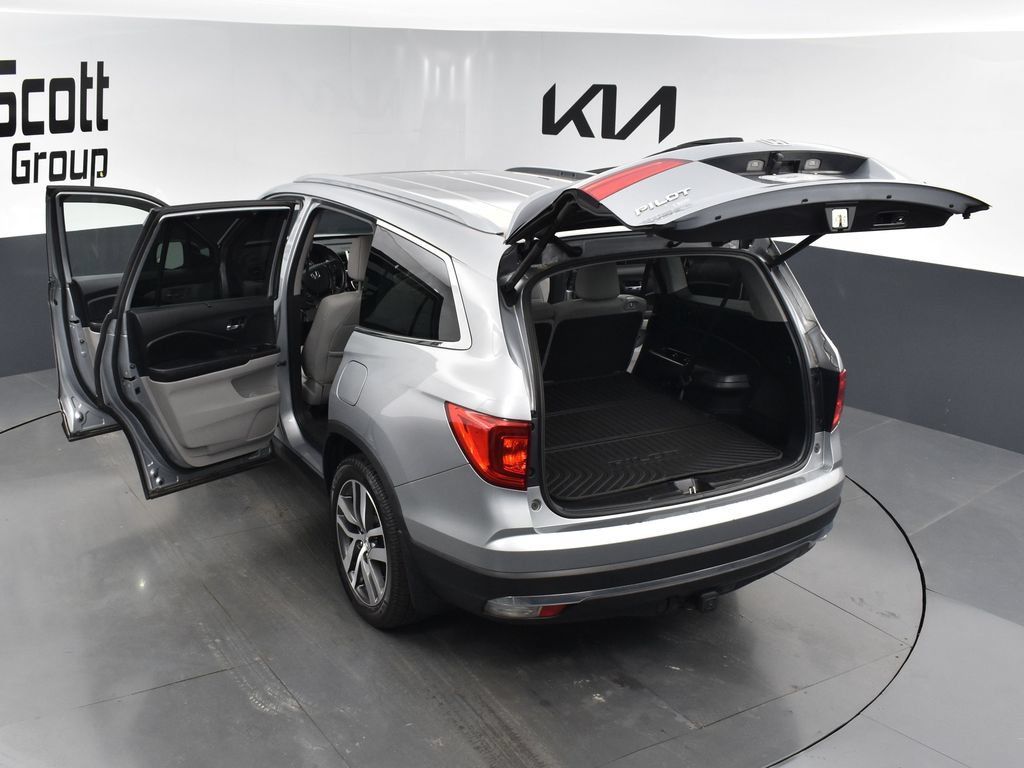 Used 2017 Honda Pilot Touring image 31
