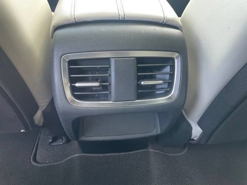 Used 2025 Acura RDX SH-AWD image 32