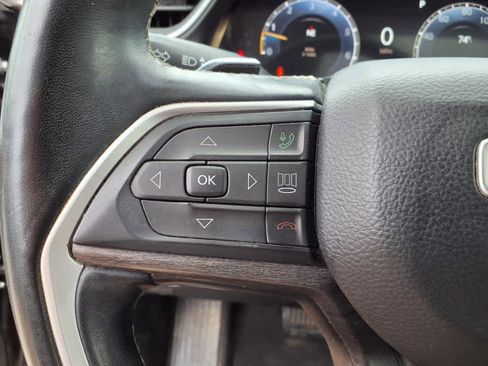 Used 2022 Jeep Grand Cherokee Limited AWD/4WD image 24