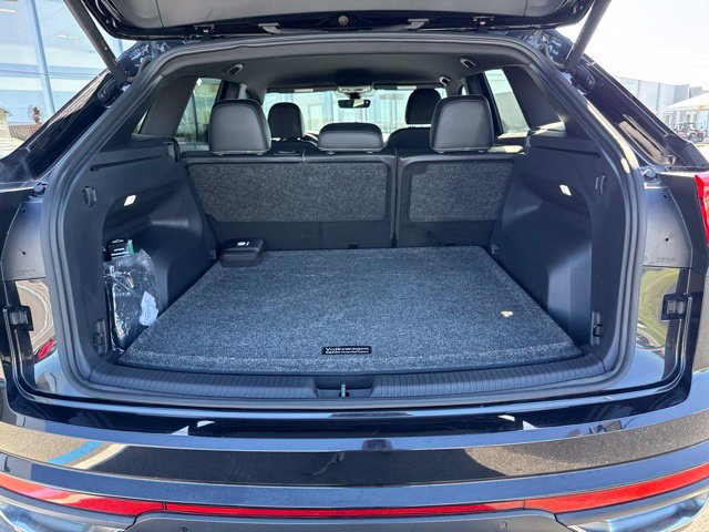 Used 2024 Volkswagen Atlas Cross Sport SE FWD image 26
