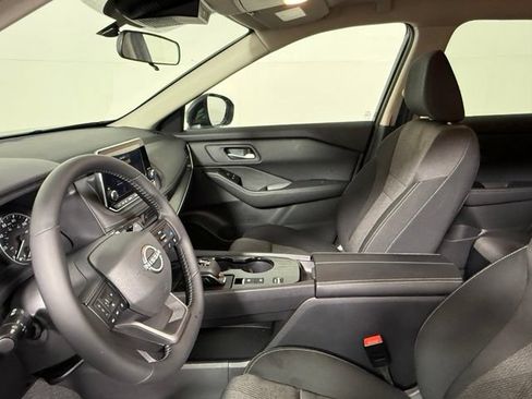 Used 2026 Nissan Rogue SV FWD image 23