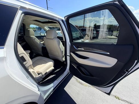 Used 2023 Buick Enclave Avenir w/ Avenir Technology Package AWD/4WD image 24