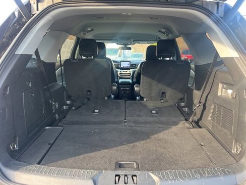 Used 2022 Ford Explorer XLT w/ Equipment Group 202A image 14