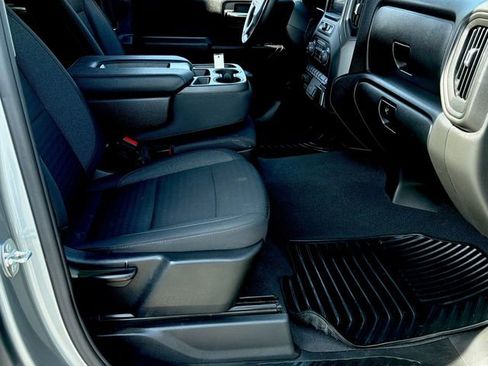 Used 2024 Chevrolet Silverado 2500 Custom w/ Custom Value Package image 31