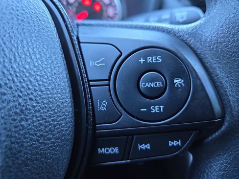 Used 2020 Toyota RAV4 LE image 19