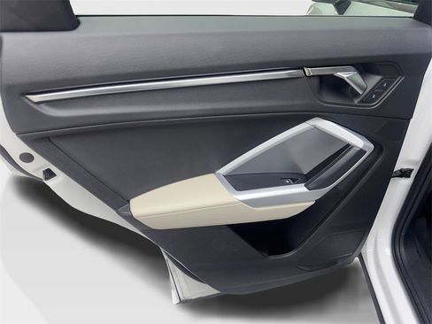 Used 2022 Audi Q3 2.0T Premium w/ Convenience Package image 38