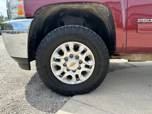 Used 2013 Chevrolet Silverado 2500 LT AWD/4WD image 13