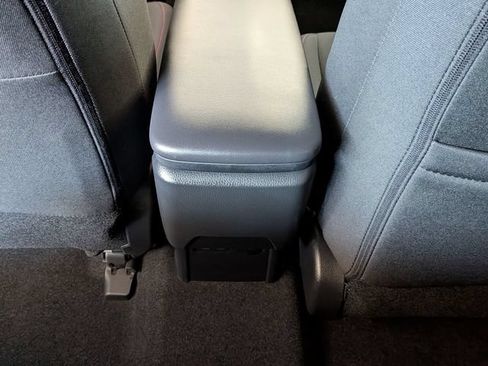 Used 2025 Toyota Prius Plug-In Hybrid FWD image 27