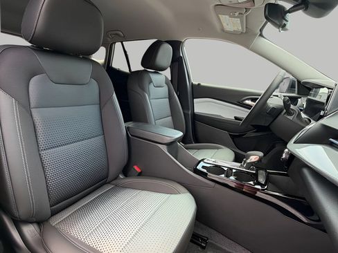 New 2026 Chevrolet Trax LT w/ Driver Confidence Package FWD image 10