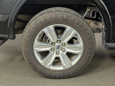 Used 2017 Ford F150 Platinum w/ Equipment Group 701A Luxury AWD/4WD image 13