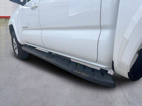 Used 2017 Toyota Tacoma SR5 w/ Tow Package image 9
