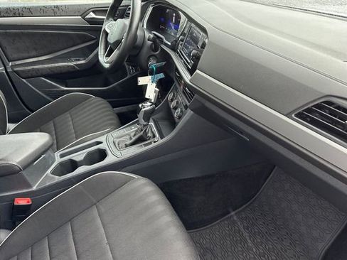 Used 2023 Volkswagen Jetta Sport image 16