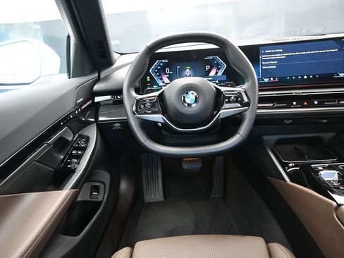 Certified 2026 BMW 530i RWD image 29