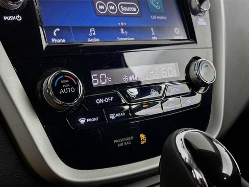 Used 2024 Nissan Murano SV w/ SV Midnight Edition Package image 23