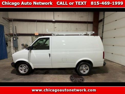 Used 2005 Chevrolet Astro w/ Convenience Package RWD image 1