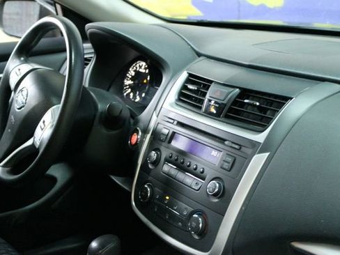 Used 2017 Nissan Altima 2.5 image 10