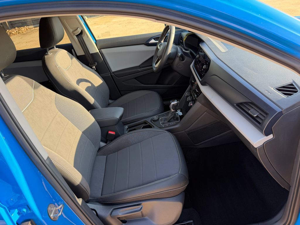 Certified 2023 Volkswagen Taos SE AWD/4WD image 21