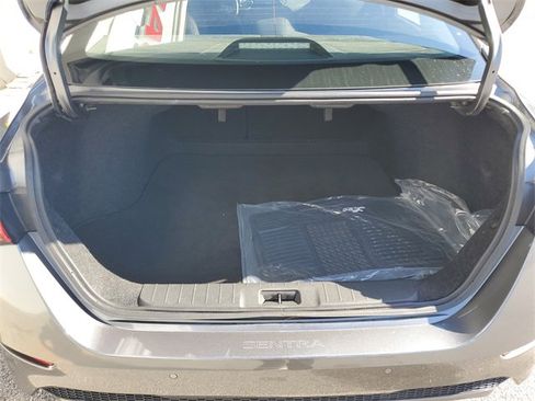 Certified 2022 Nissan Sentra SR w/ Electronics Package image 6