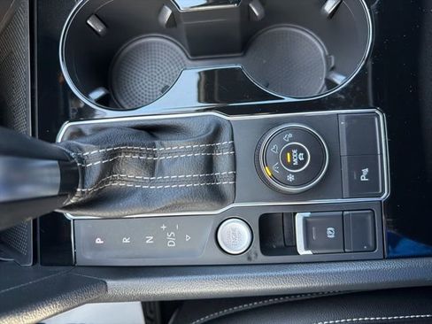 Certified 2023 Volkswagen Atlas SE w/ Black Wheel Package image 24