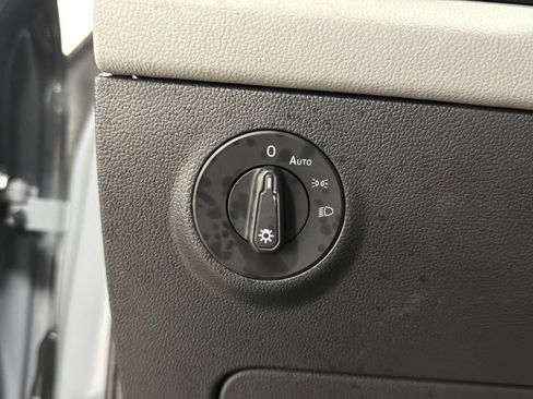 Used 2023 Volkswagen Taos SE image 20