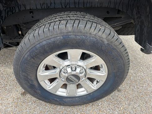 Used 2019 Ford F250 Platinum w/ Platinum Ultimate Package AWD/4WD image 12