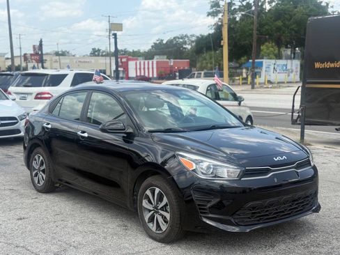 Used 2022 Kia Rio S w/ Technology Package FWD image 3