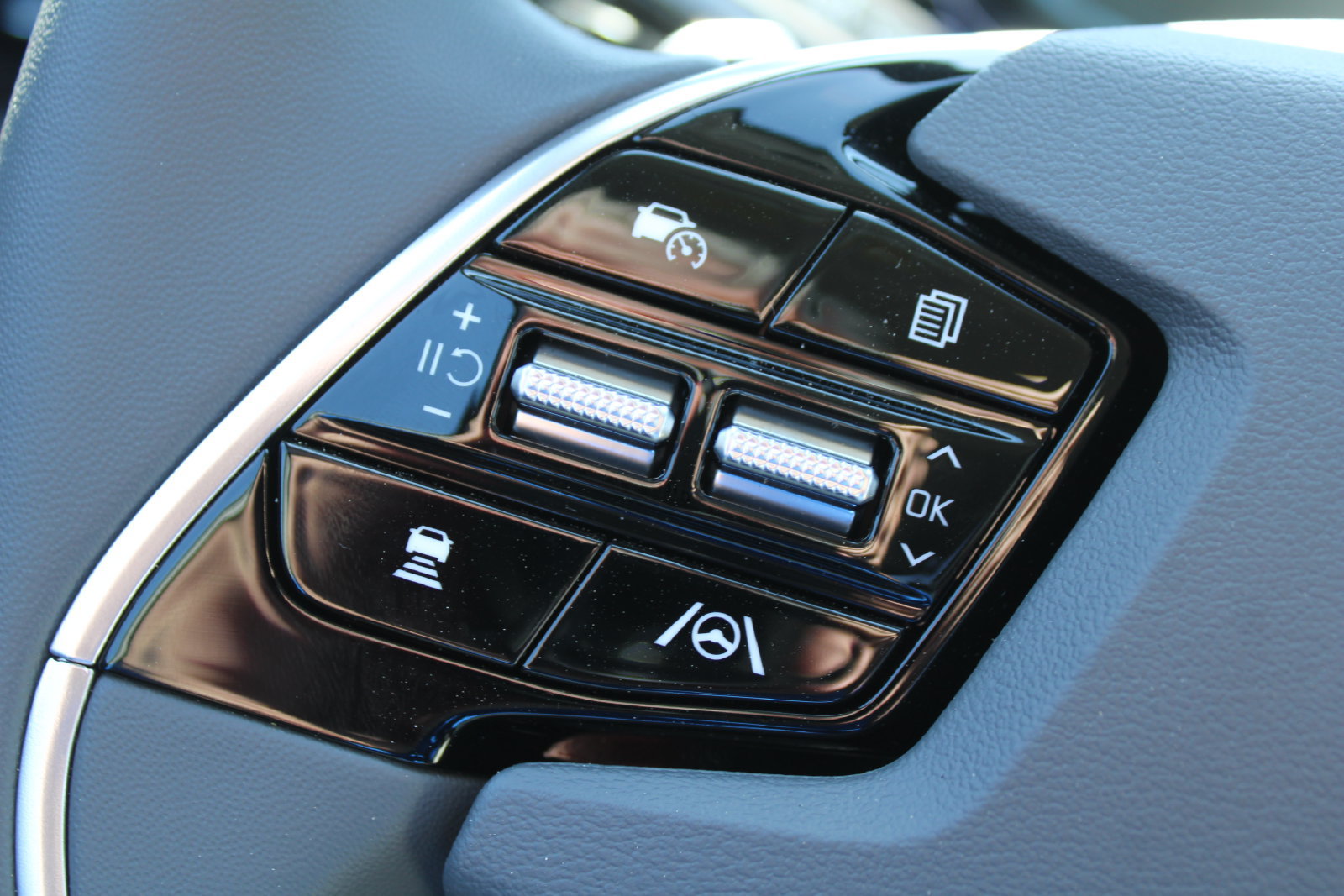 New 2026 Kia Niro EX FWD image 23