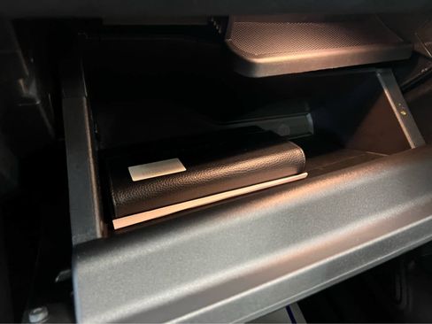 Used 2024 Mercedes-Benz GLB 250 4MATIC image 30