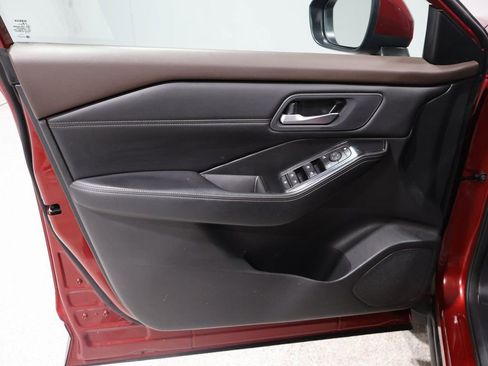 Used 2023 Nissan Rogue SV w/ SV Premium B Package image 15