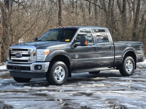 Used 2016 Ford F250 XLT w/ Camper Package image 19