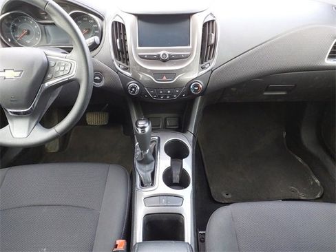Used 2017 Chevrolet Cruze LT w/ Convenience Package image 11